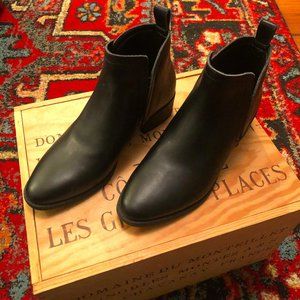 BRAND NEW- Onyx Leather Dolce Vita Boots
